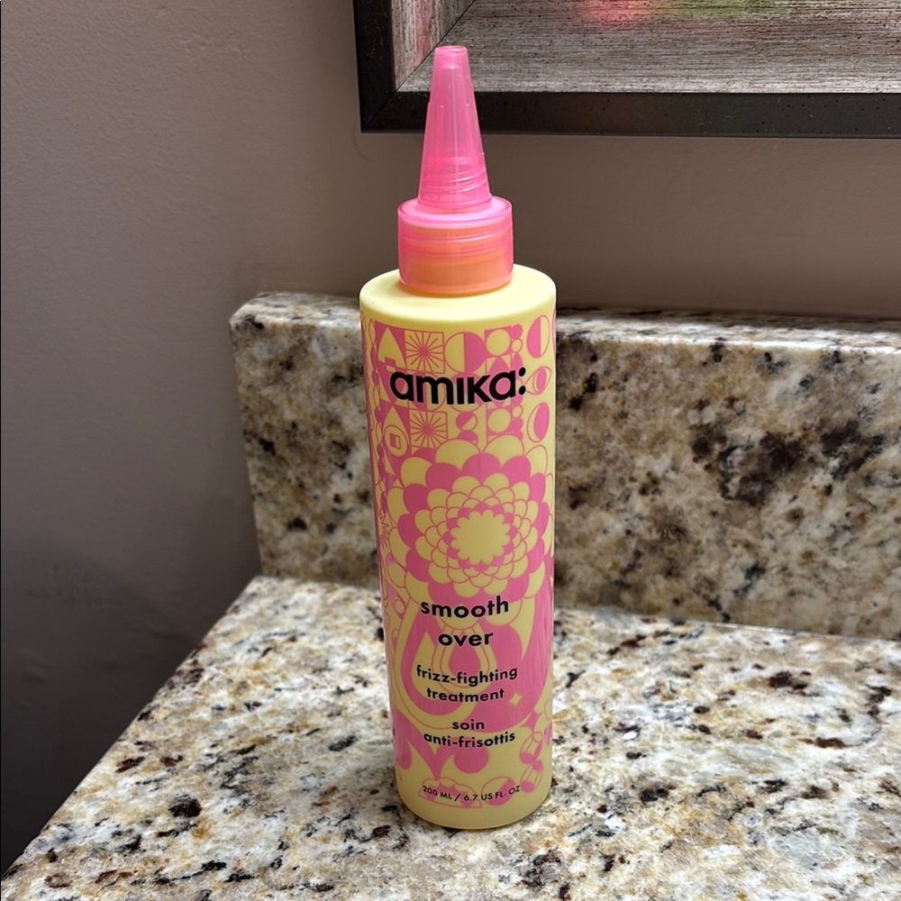 Amika Smooth Over Frizz-Fighting Treatment - Yellow and Pink